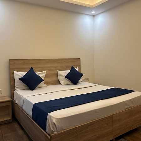 Hotel Aerocity Golden Close To New Delhi Airport Dış mekan fotoğraf