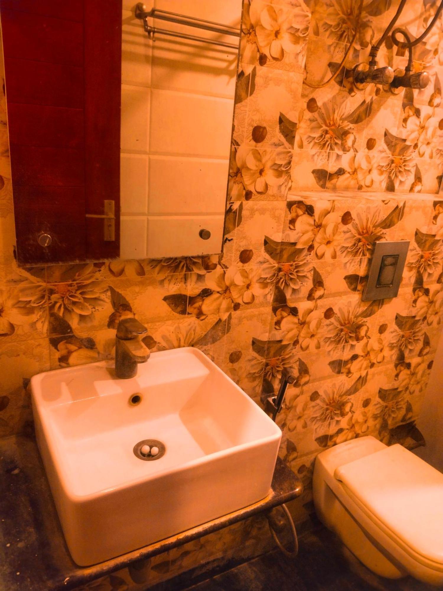 Hotel Aerocity Golden Close To New Delhi Airport Dış mekan fotoğraf