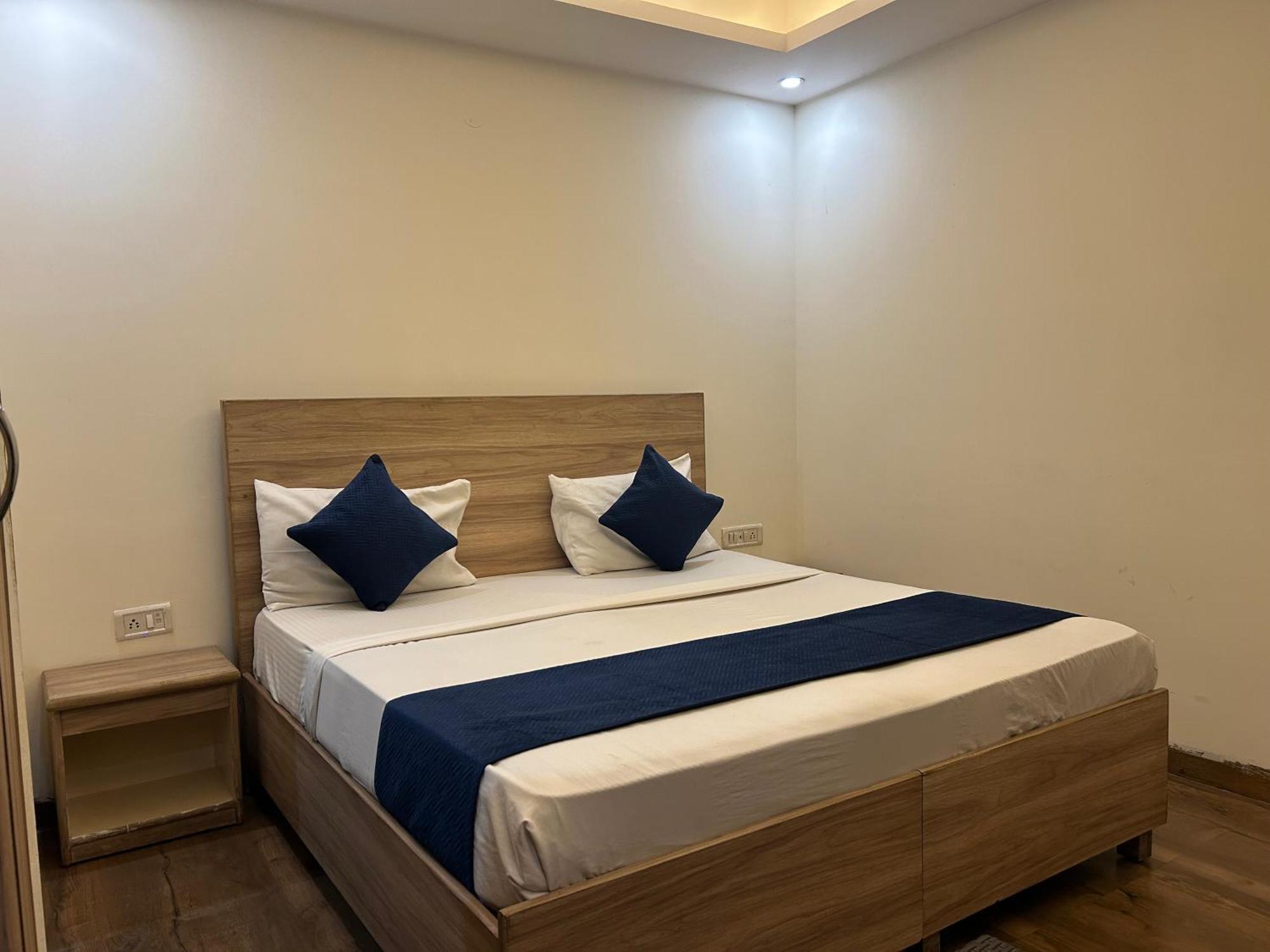 Hotel Aerocity Golden Close To New Delhi Airport Dış mekan fotoğraf
